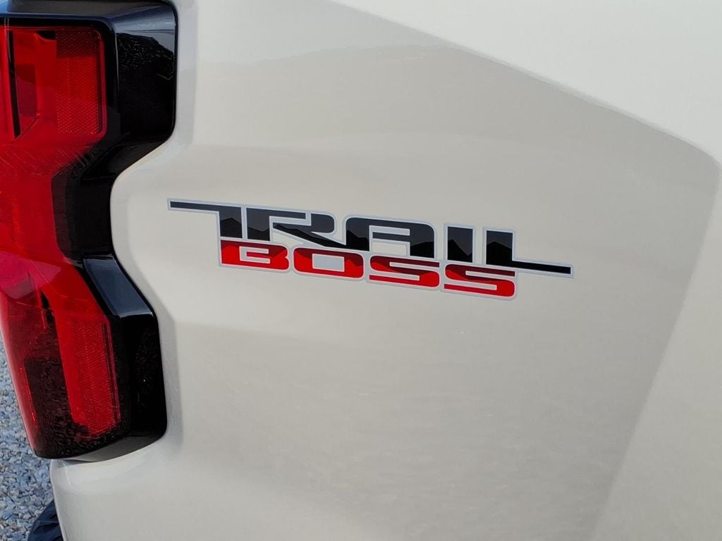 2026 Chevrolet Colorado Trail Boss - Photo 9
