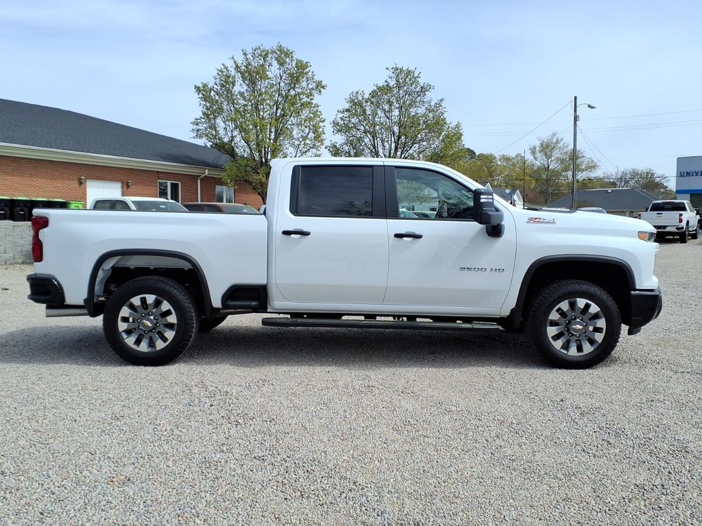 2026 Chevrolet Silverado 2500 HD Custom - Photo 10