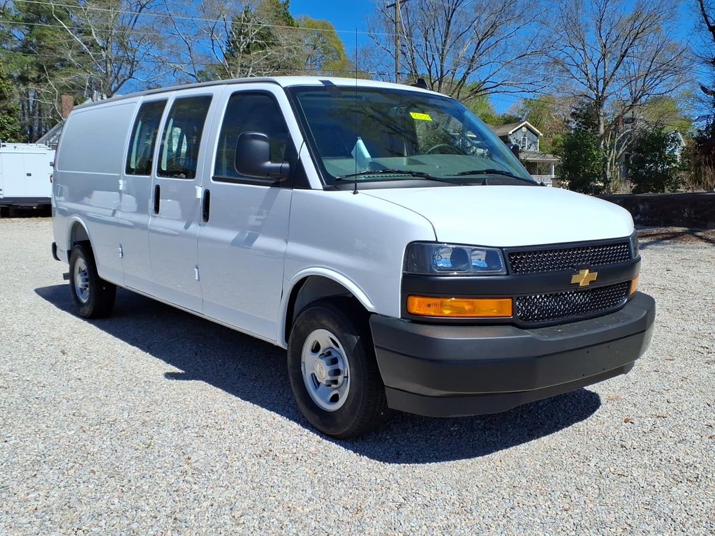 2026 Chevrolet Express 2500 Extended Work Van HD's photo