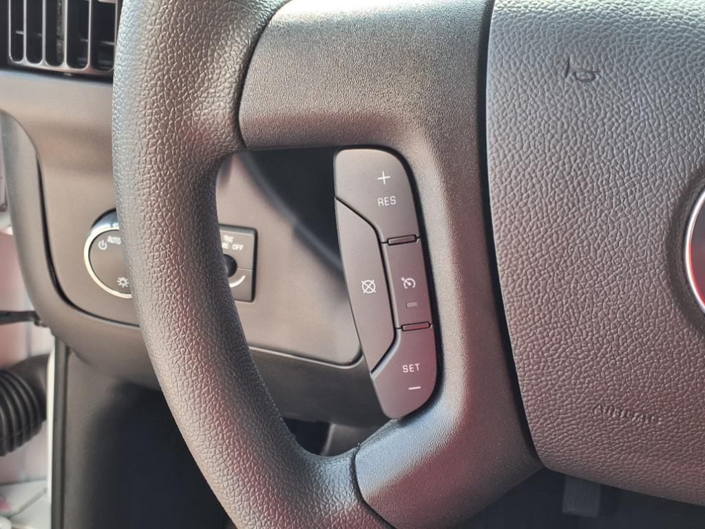 2025 Chevrolet Express Cutaway Base photo 30