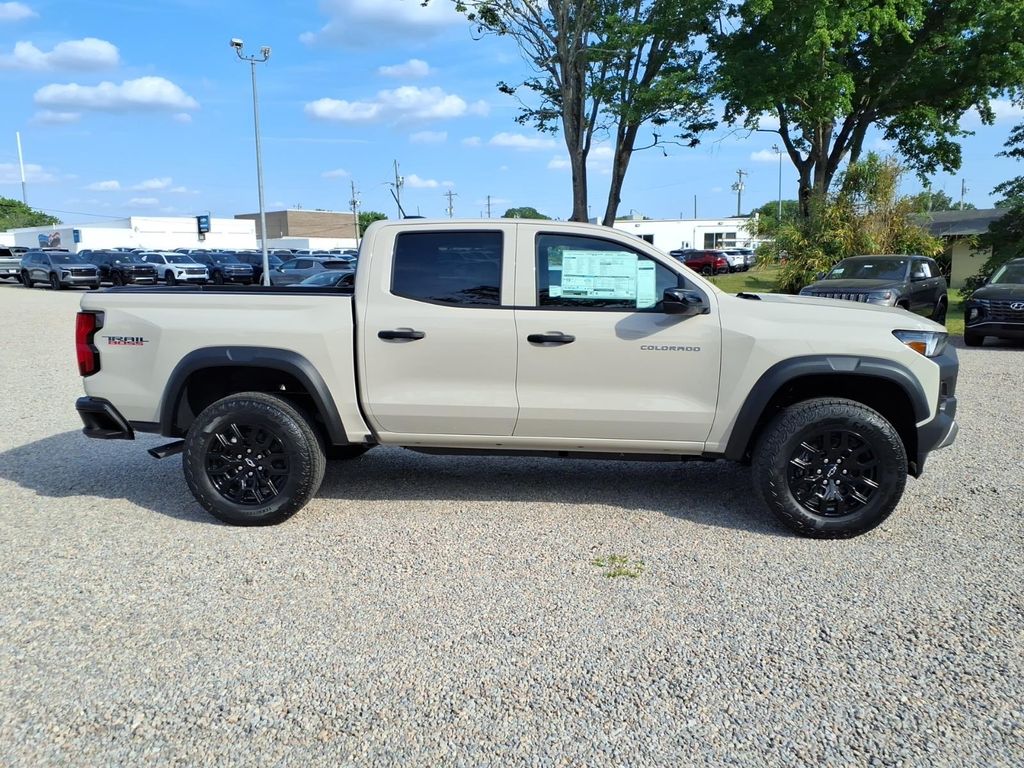 2026 Chevrolet Colorado Trail Boss - Photo 8