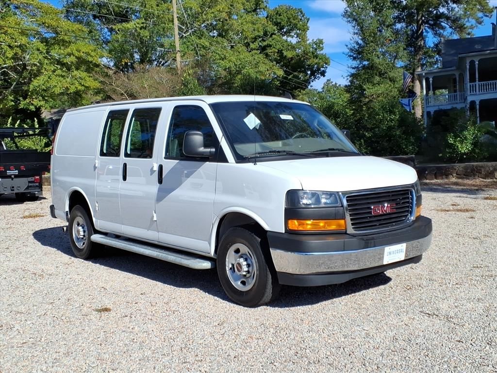 2023 GMC Savana Cargo Work Van's photo