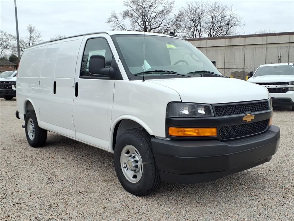 2025 Chevrolet Express Cargo Work Van's photo