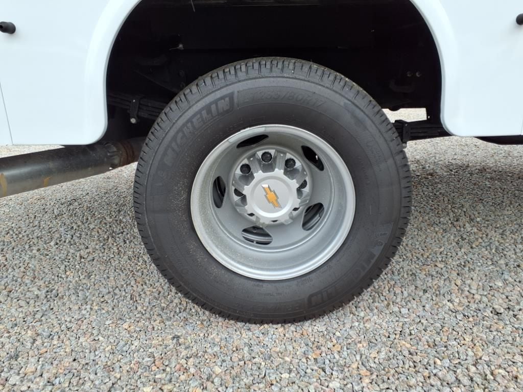 2025 Chevrolet Silverado 3500 HD Work Truck - Photo 30