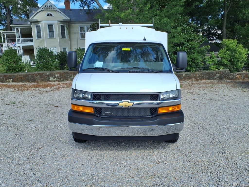 2025 Chevrolet Express Cutaway Base photo 2