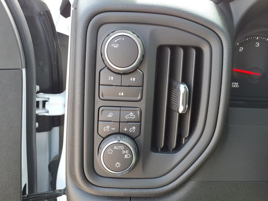 2026 Chevrolet Silverado 2500 HD Custom - Photo 30