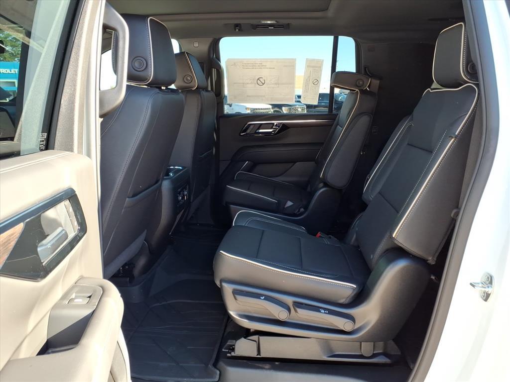 2026 Chevrolet Suburban Premier - Photo 11