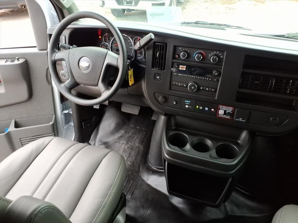 2025 Chevrolet Express Cargo Work Van - Photo 16