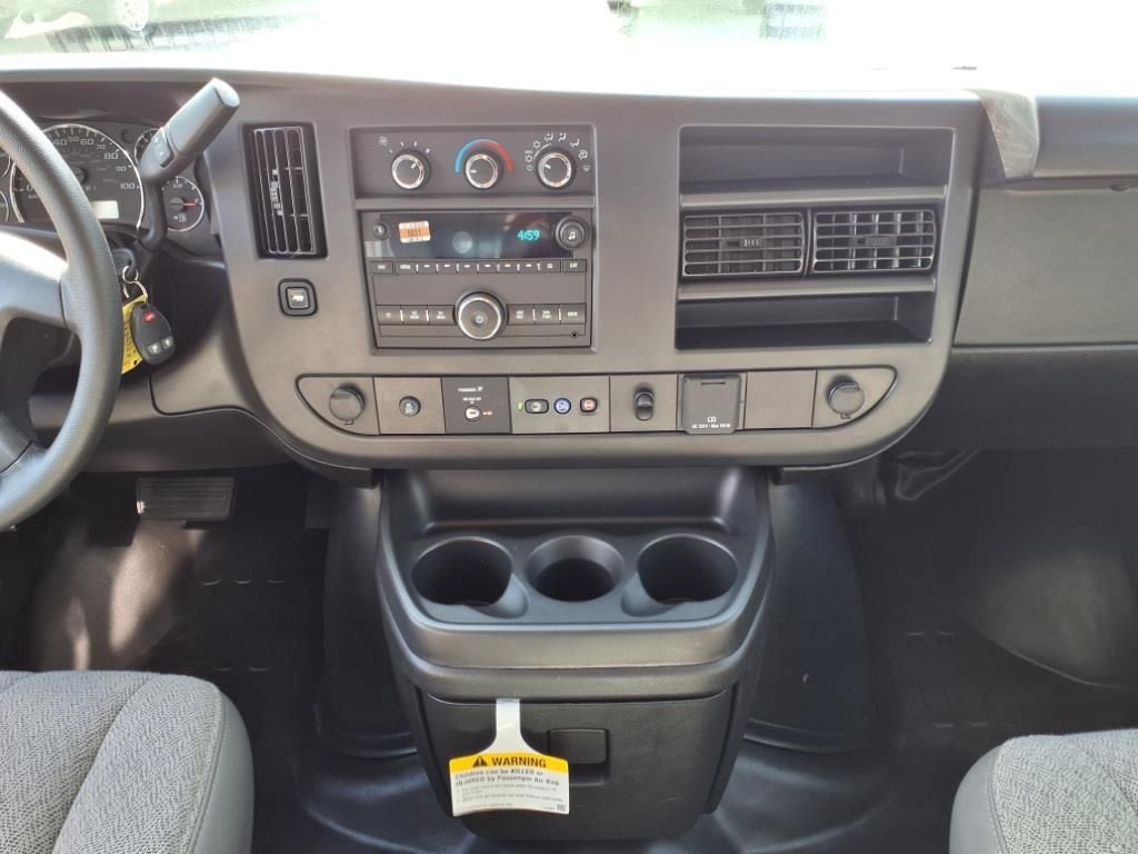 2025 Chevrolet Express Cutaway Base photo 14