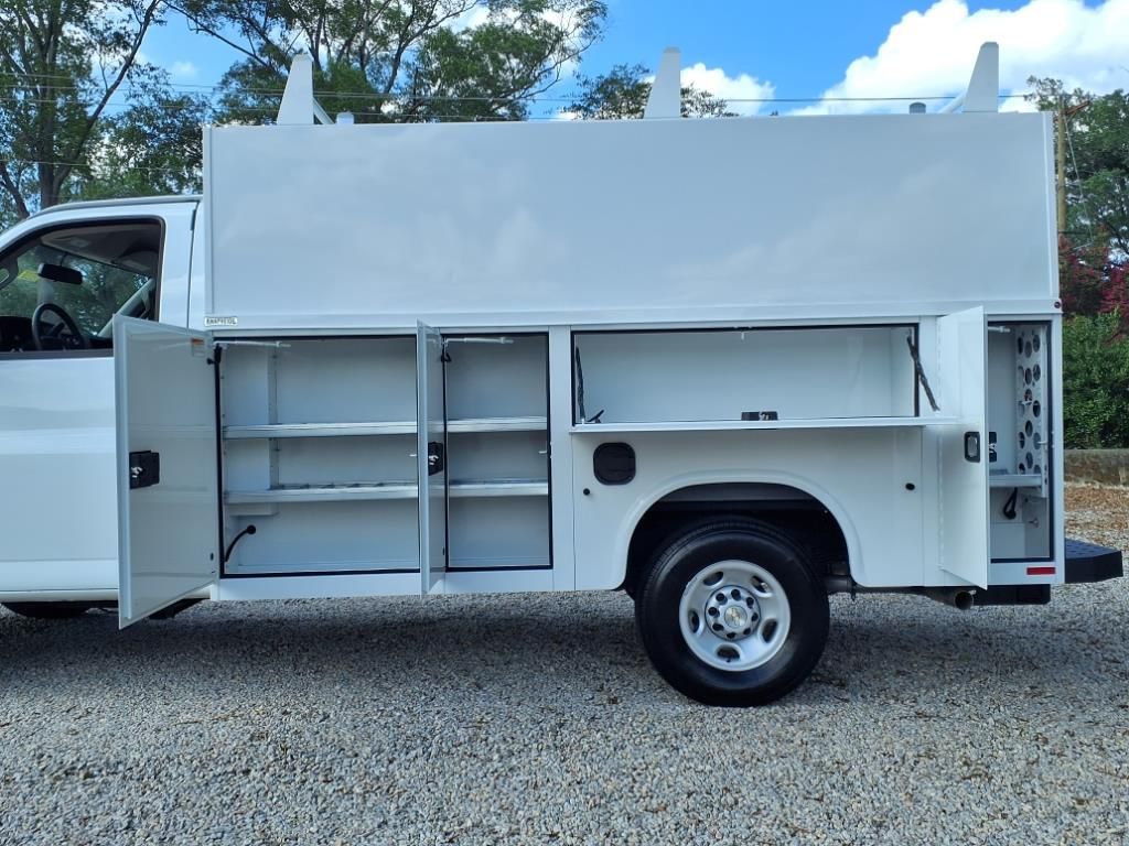 2025 Chevrolet Express Cutaway Base photo 10