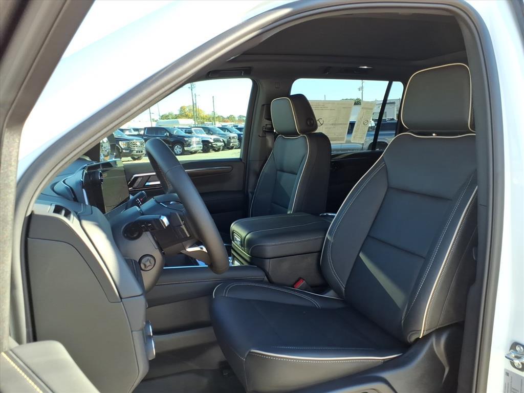 2026 Chevrolet Suburban Premier - Photo 9