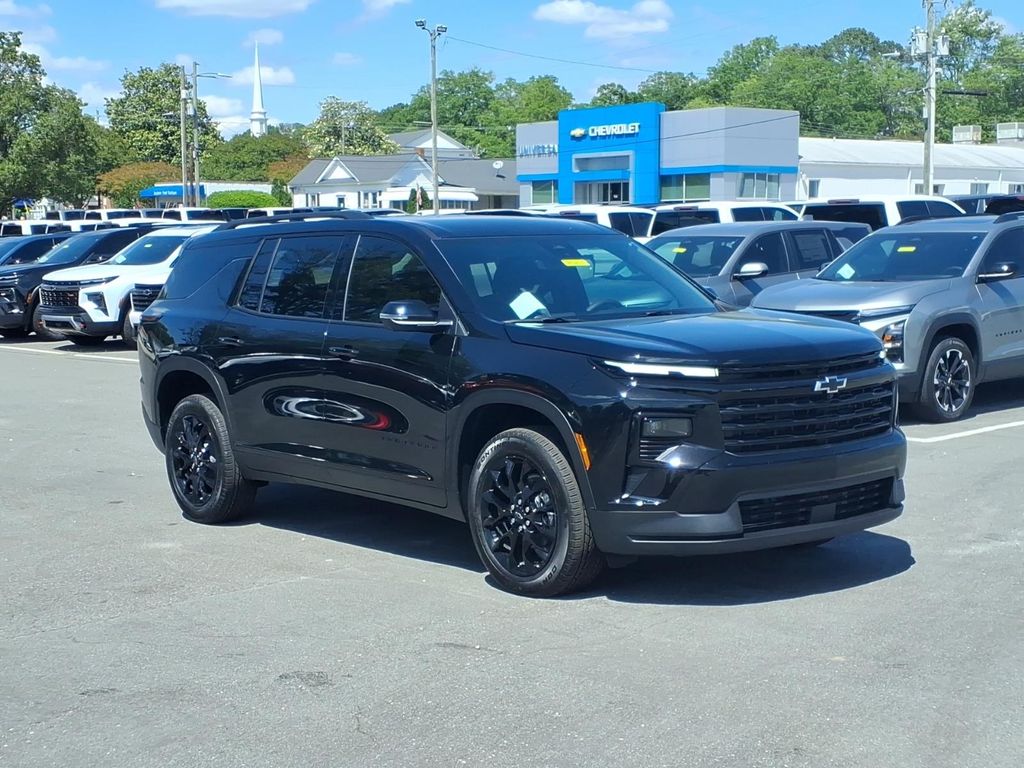 2026 Chevrolet Traverse FWD LT's photo