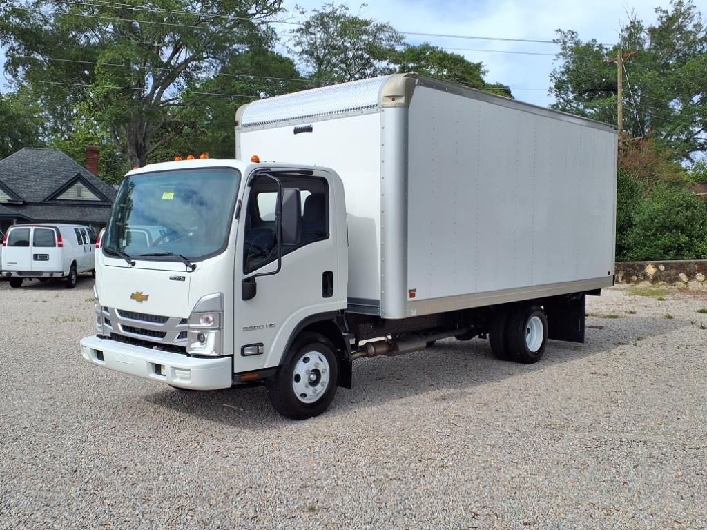 2025 Chevrolet Silverado 3500HD Base photo 3