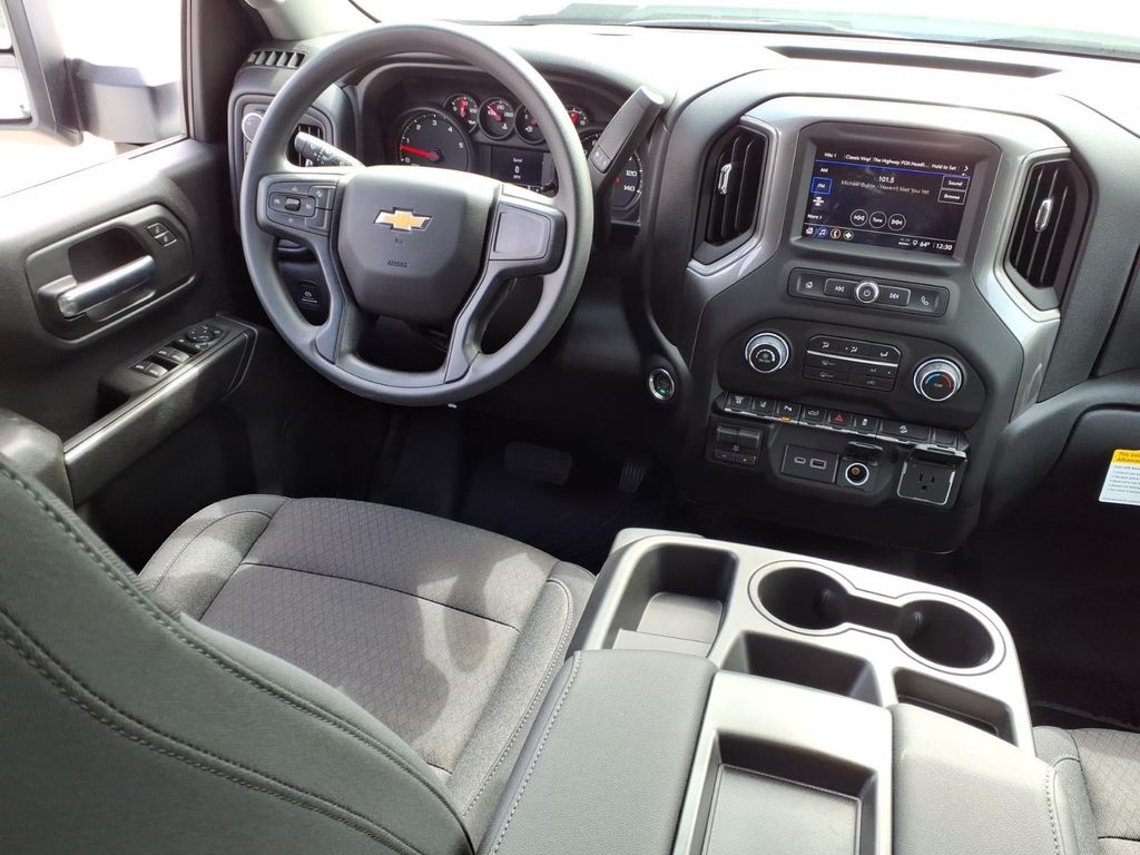 2026 Chevrolet Silverado 2500 HD Custom - Photo 15