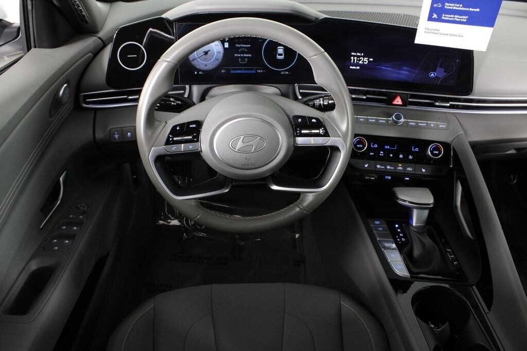 Certified 2025 Hyundai Elantra SEL Convenience Sedan