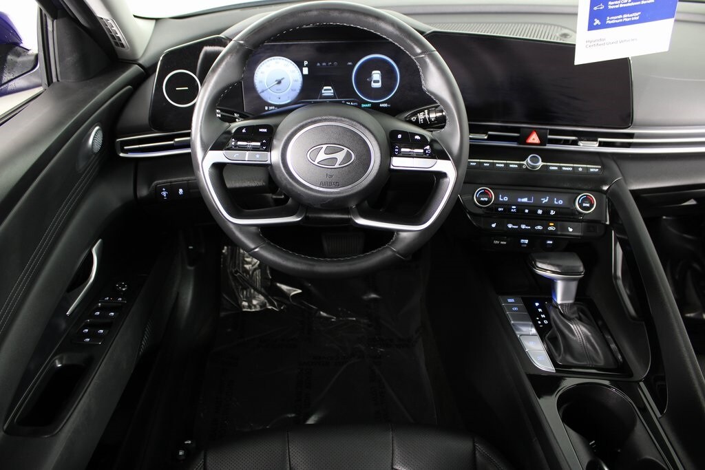 2025 Hyundai Elantra Limited photo 3