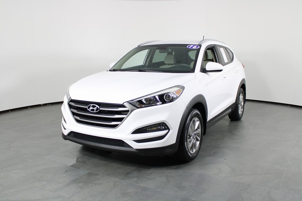 Certified 2016 Hyundai Tucson SE w/Beige Interior SUV