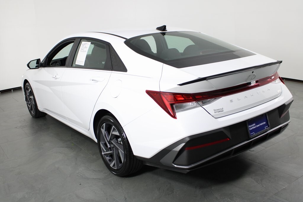 2025 Hyundai Elantra Hybrid SEL Sport photo 2