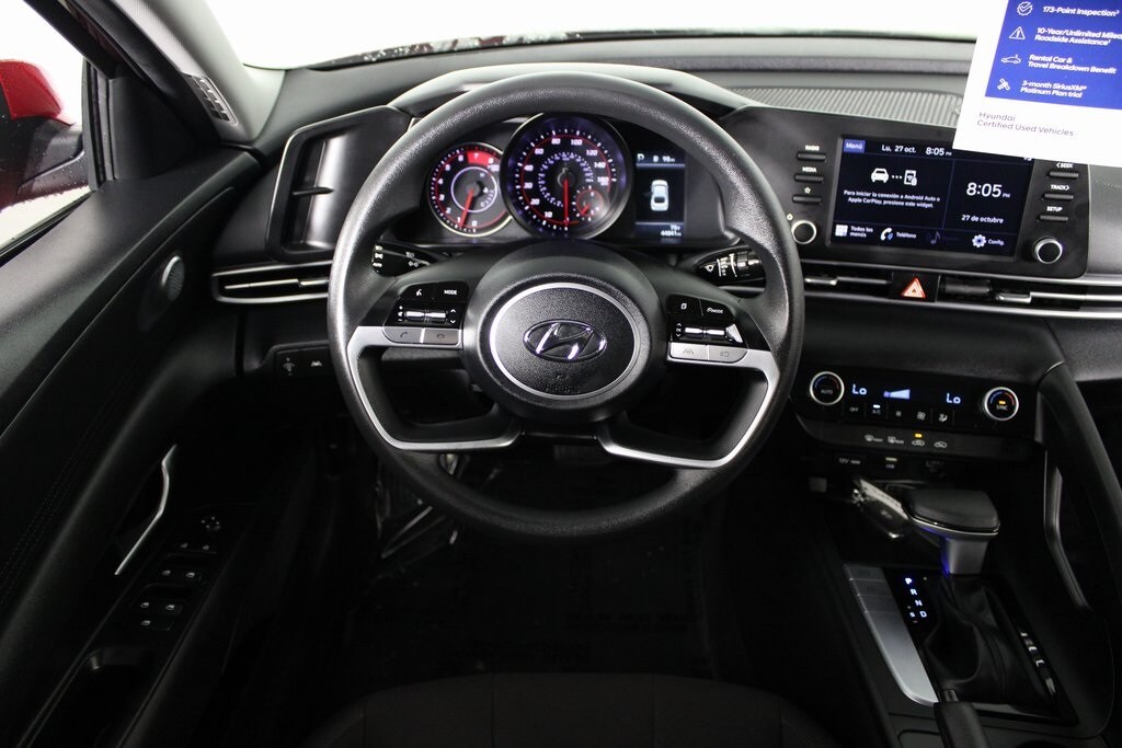 2023 Hyundai Elantra SEL photo 3