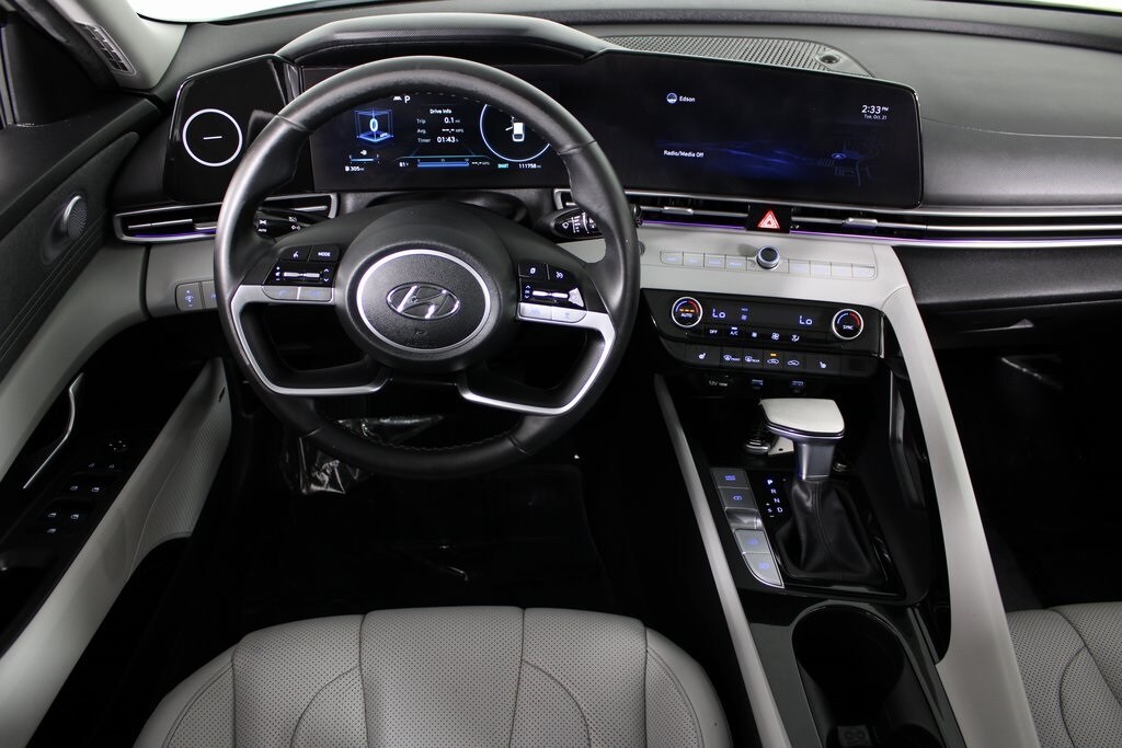 2022 Hyundai Elantra Limited photo 3