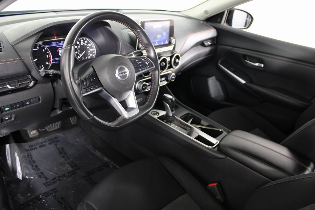 2023 Nissan Sentra SR photo 3