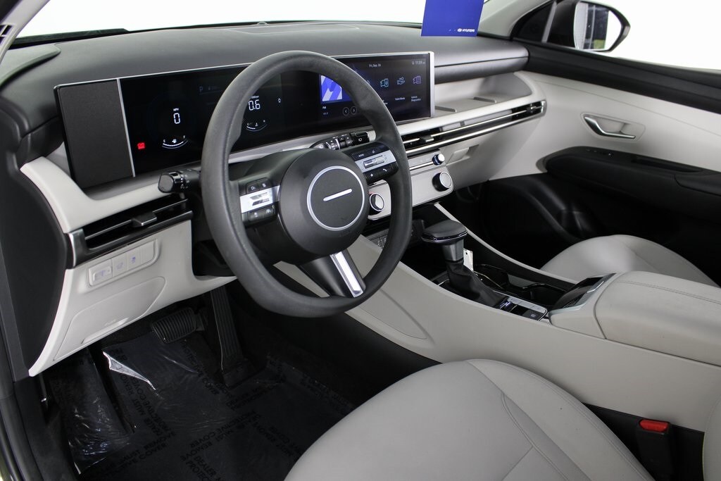2025 Hyundai Tucson SEL photo 2