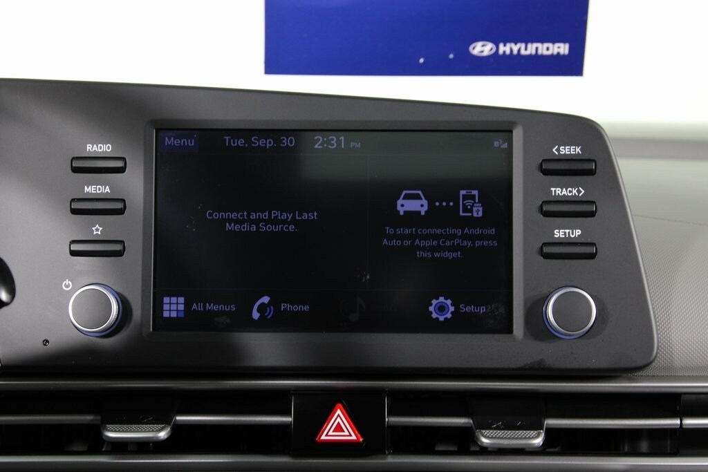 2023 Hyundai Elantra SEL photo 4