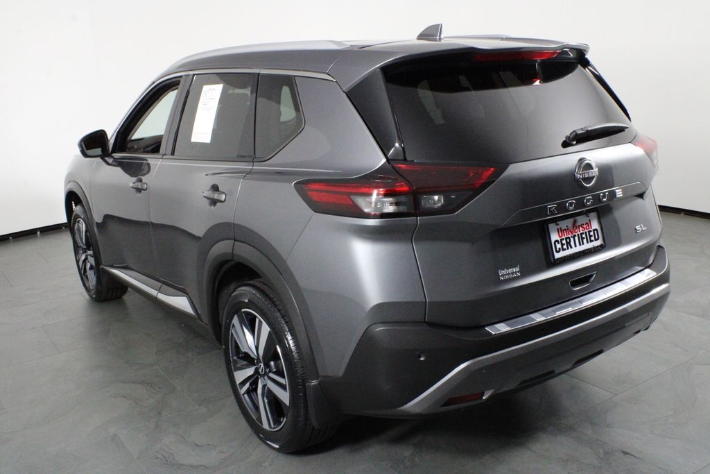 2022 Nissan Rogue SL photo 2