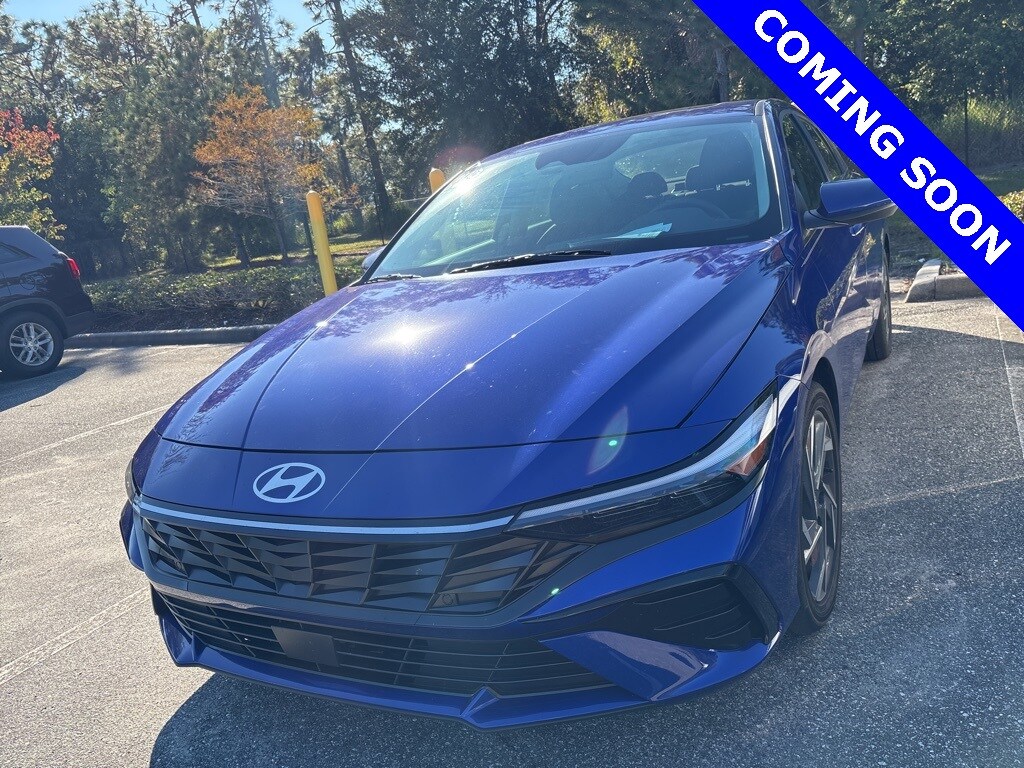 Used 2025 Hyundai Elantra SEL Convenience Sedan