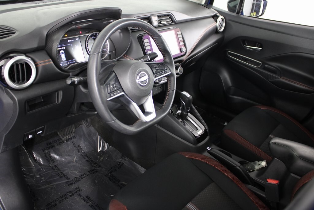 2023 Nissan Versa 1.6 SR photo 3