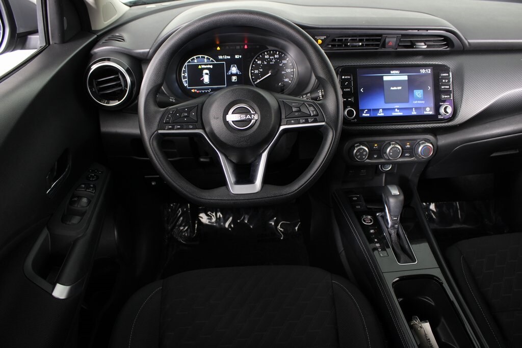 2023 Nissan Kicks SV photo 3