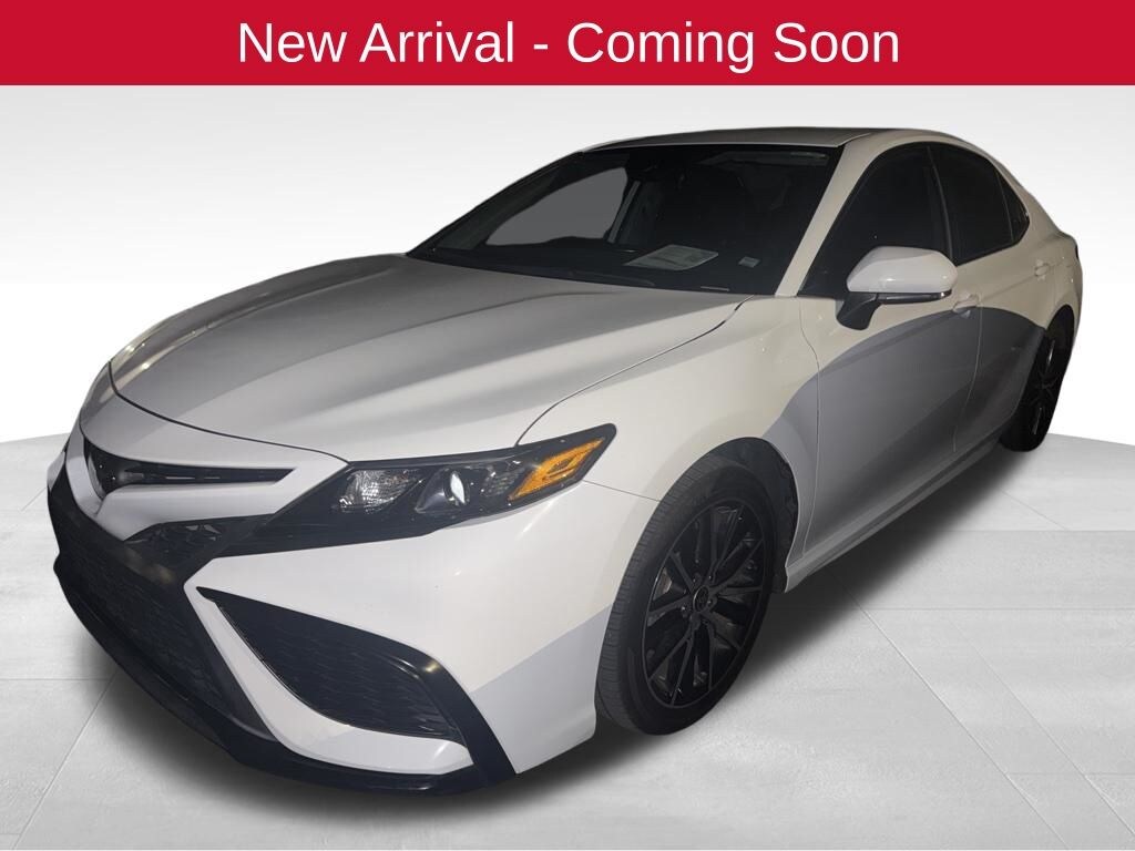 Used 2023 Toyota Camry SE Sedan