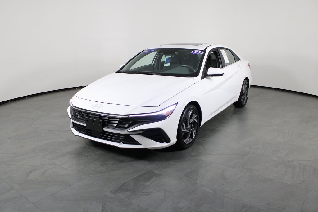 Certified 2025 Hyundai Elantra SEL Convenience Sedan