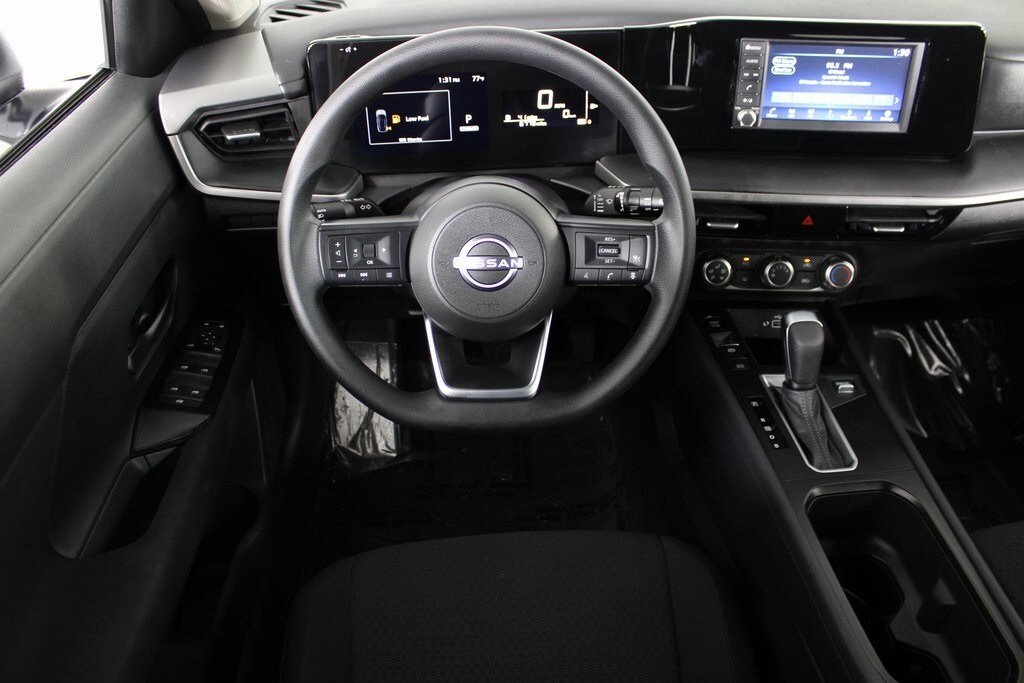 2025 Nissan Kicks S photo 3