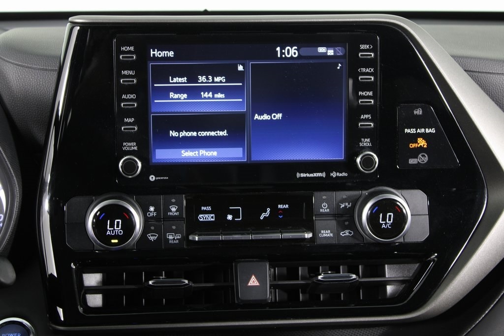 Used 2022 Toyota Highlander Hybrid LE SUV