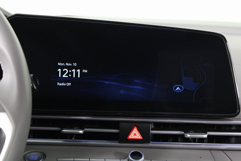 2025 Hyundai Elantra SEL Convenience photo 4