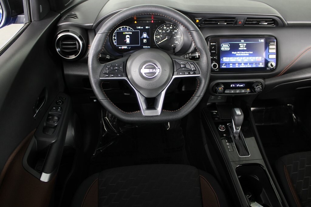 2024 Nissan Kicks SR photo 3