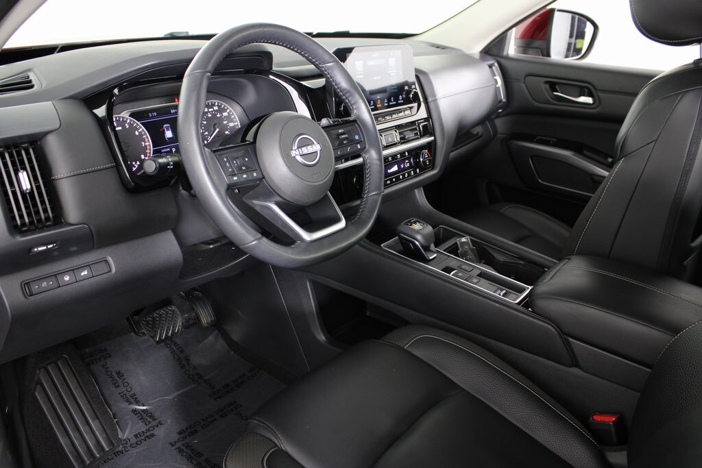 2023 Nissan Pathfinder SL photo 3