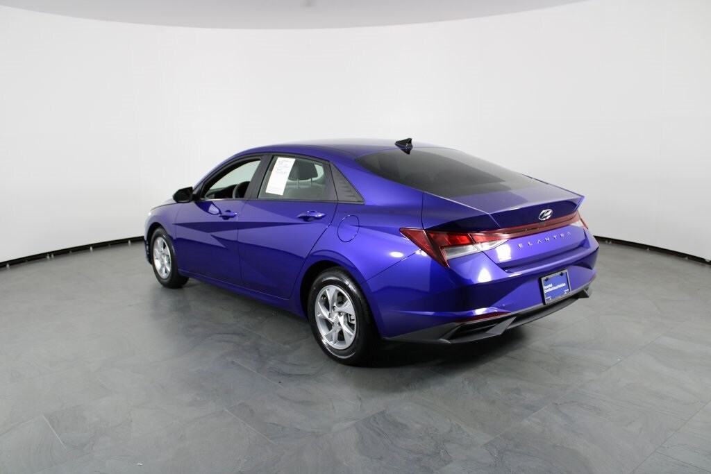2023 Hyundai Elantra SE photo 2