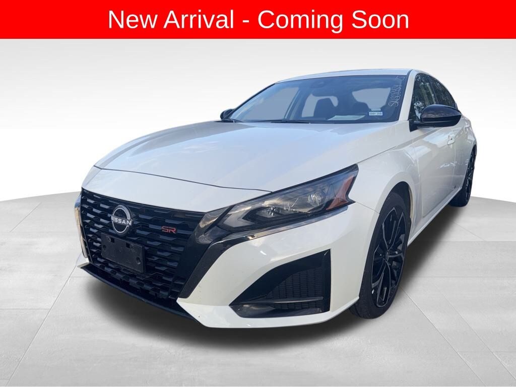 Used 2025 Nissan Altima SR Sedan
