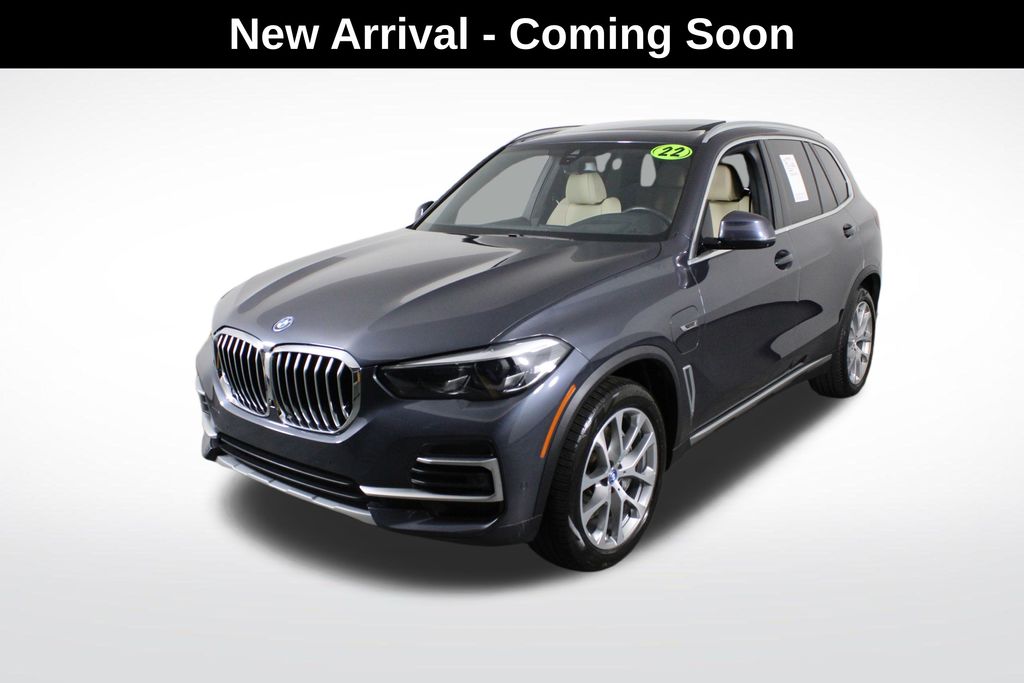 2022 BMW X5 45e's photo