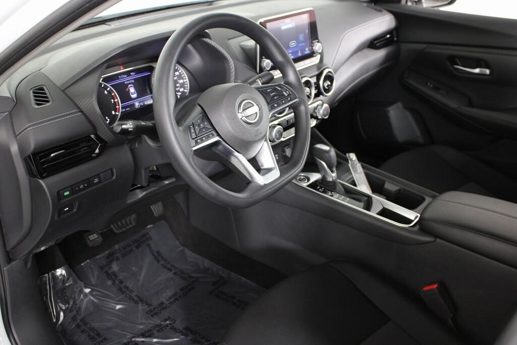 2025 Nissan Sentra SV photo 3