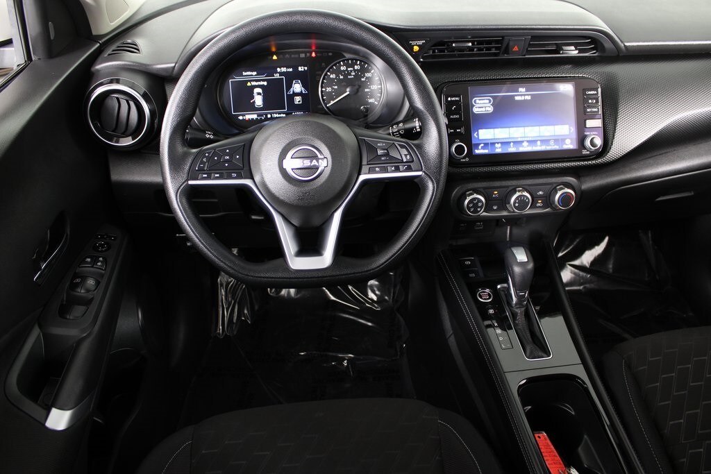 2023 Nissan Kicks SV photo 3
