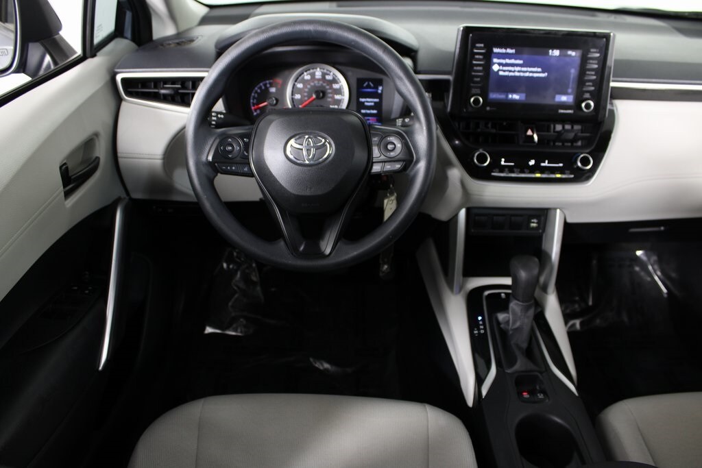 2022 Toyota Corolla Cross L photo 2