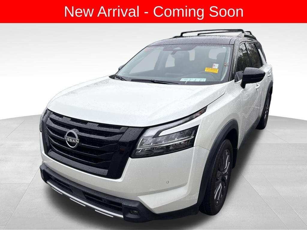 Used 2023 Nissan Pathfinder SL SUV