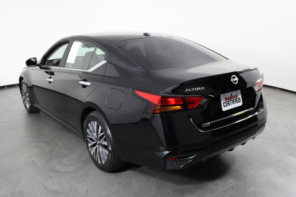 2024 Nissan Altima 2.5 SV photo 2