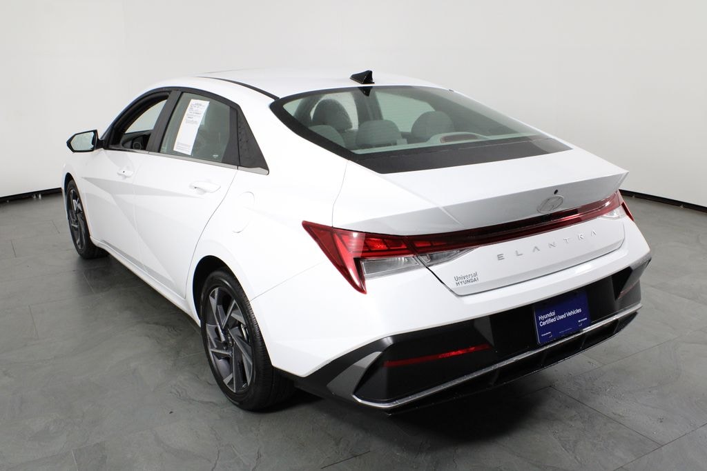Certified 2025 Hyundai Elantra SEL Convenience Sedan