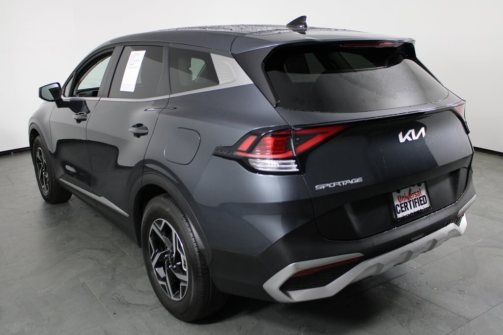 2024 Kia Sportage LX photo 2