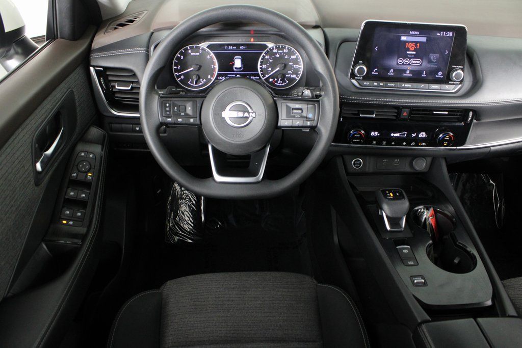 2023 Nissan Rogue SV photo 2