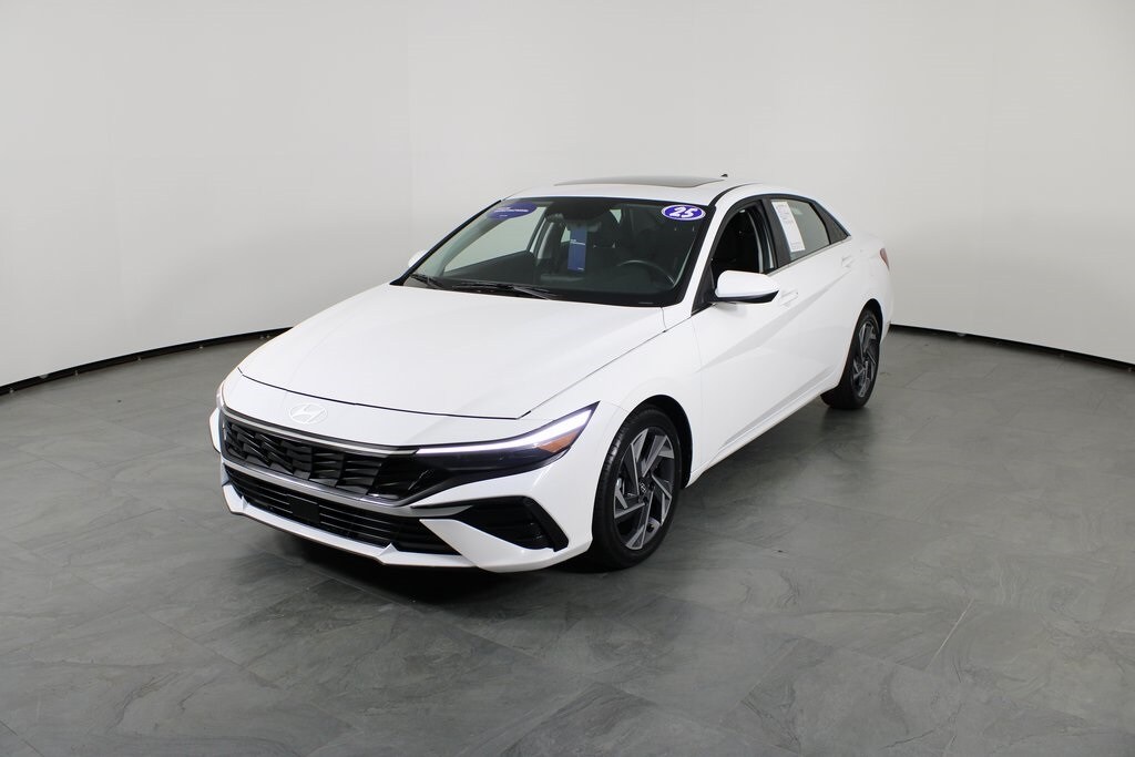Certified 2025 Hyundai Elantra SEL Convenience Sedan